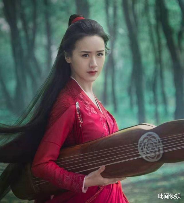 张馨予|袁冰妍《倾城亦清欢》红衣造型曝光，与红衣适配度太高！