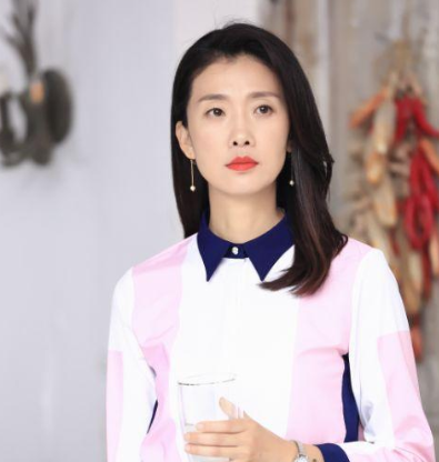 爱情公寓|她是郑爽的老师，却相当低调，在当红时嫁给了《爱情公寓》里的他