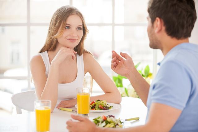 糖尿病|吃饭总就满头大汗？了解下2个正常原因，以及4个病理原因，需重视