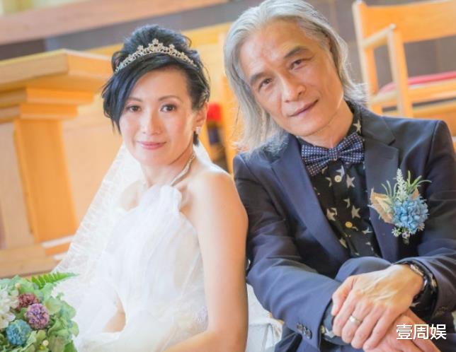 颜丹晨|55岁李丽珍近照曝光，身材发福颈纹明显，因情史丰富无人敢娶！