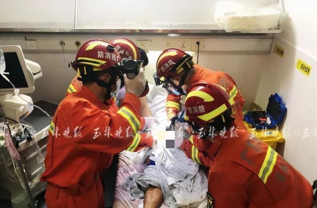 阳光语言矫正说|男子将金属环套进下体险被切除：盲目寻求刺激会导致严重后果