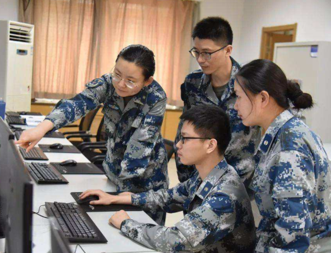 文职|军队文职招聘“遇冷”，高待遇仍有8200多岗位空缺，原因很现实