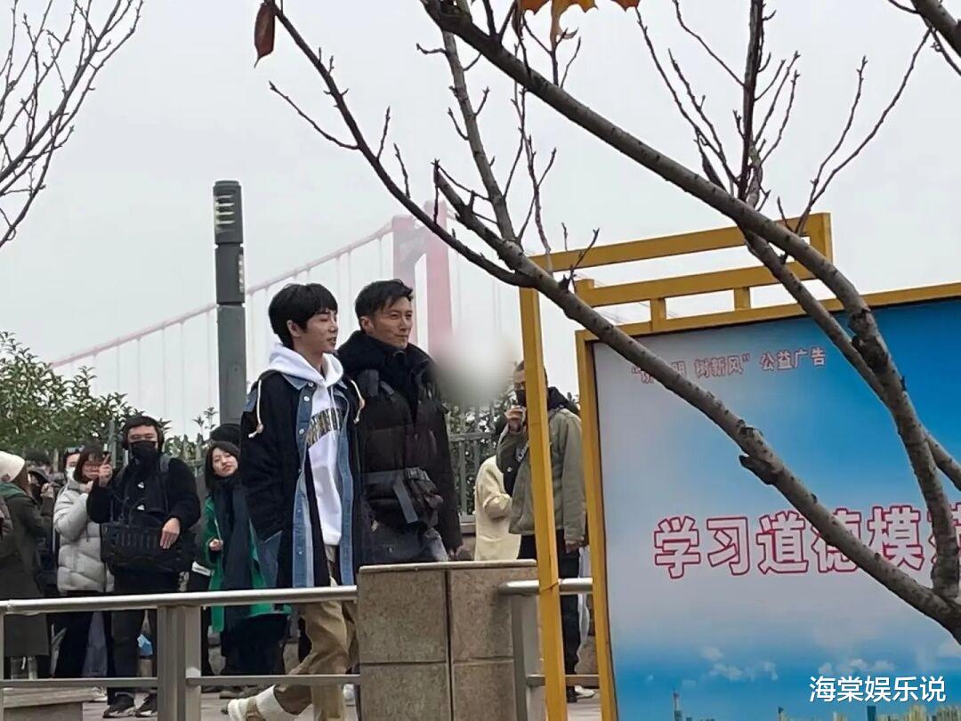 华晨宇|华晨宇12月16日回母校，风云学长荣归故里，贵族少年气质太出众！