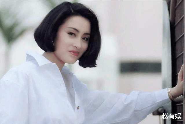 张敏|小10岁老公为网红站台，要求妻子穿睡衣露脸，网友：老公不要也罢