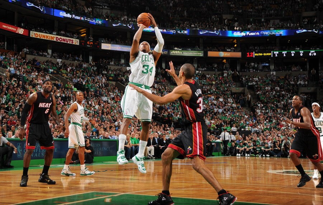 阿伦·艾弗森|状态全无！盘点NBA十大单场失误之王：一场比赛出现14次失误！