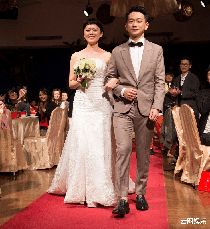 抗癌|又一男星宣布离婚！新婚2个月妻子确诊癌症，曾不离不弃陪伴左右