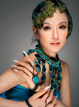 杨丽萍|杨丽萍的3000万“月亮宫”被封，外面看着光鲜亮丽，里面却不干净