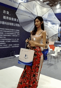 情感避风港|“当伴娘不仅得漂亮，坐姿也很很重要的！”小姐姐这姿势多尴尬啊，哇哈哈哈
