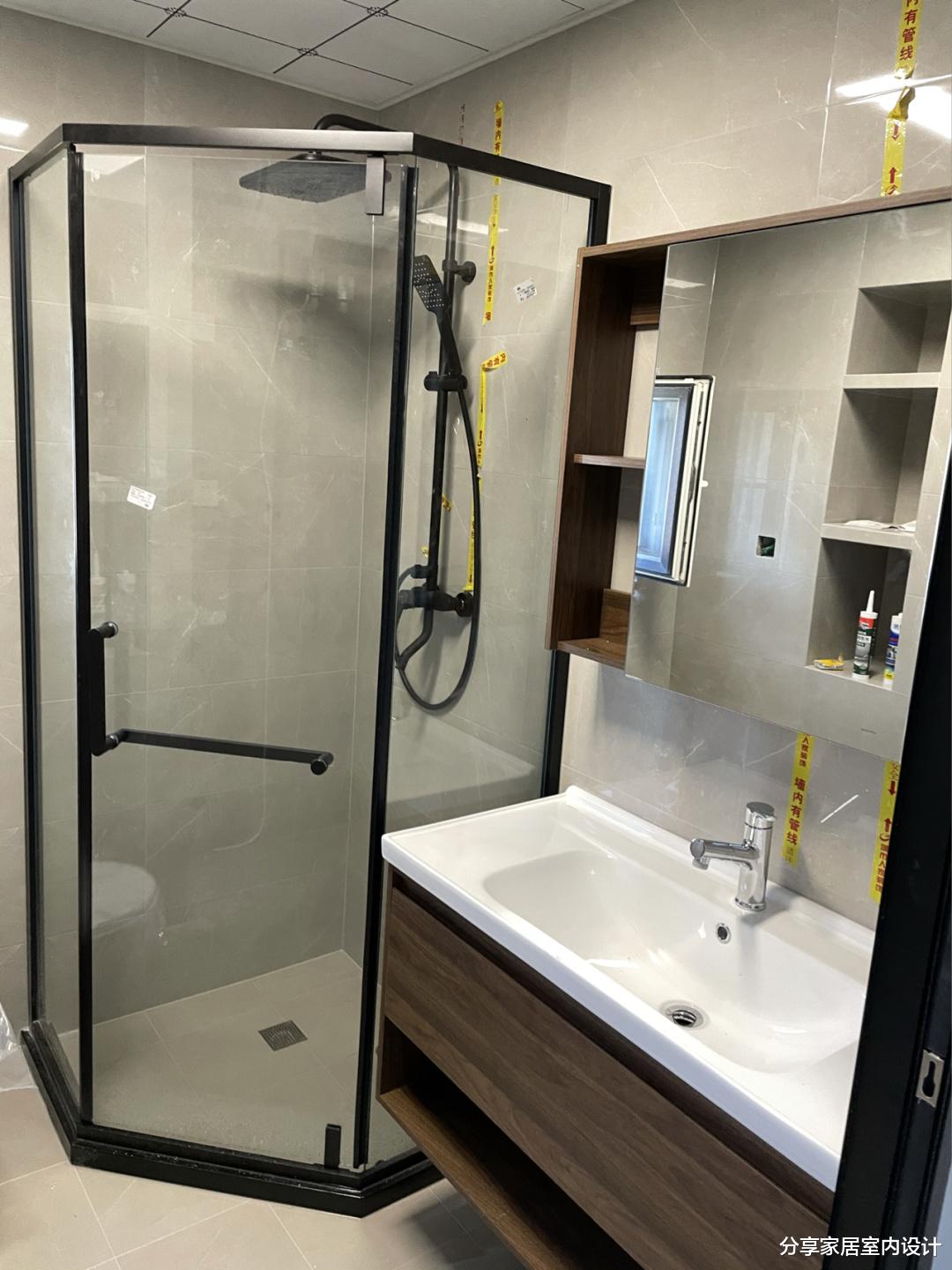 |辛苦大半年终于完工，打造原木风效果，卫生间做干湿分离很实用！