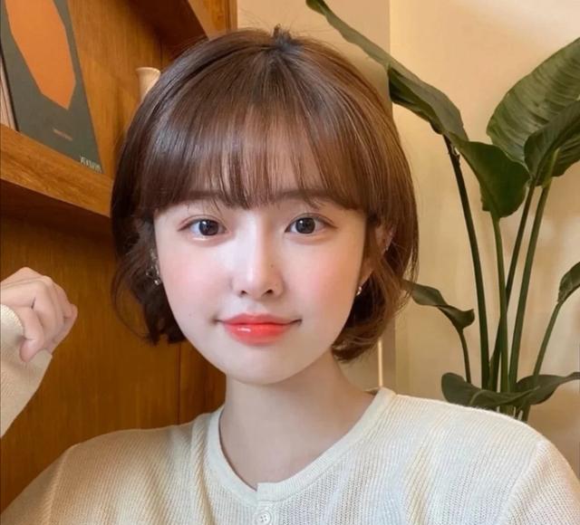 卷发|别再留黑长直了，今年流行这些“神仙”卷发，时髦又撩人