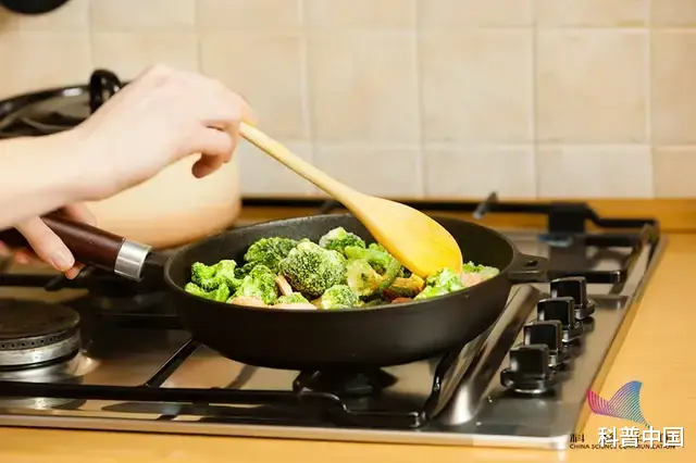 脱发|不抽烟不喝酒，肺癌为啥偏偏盯上她们？