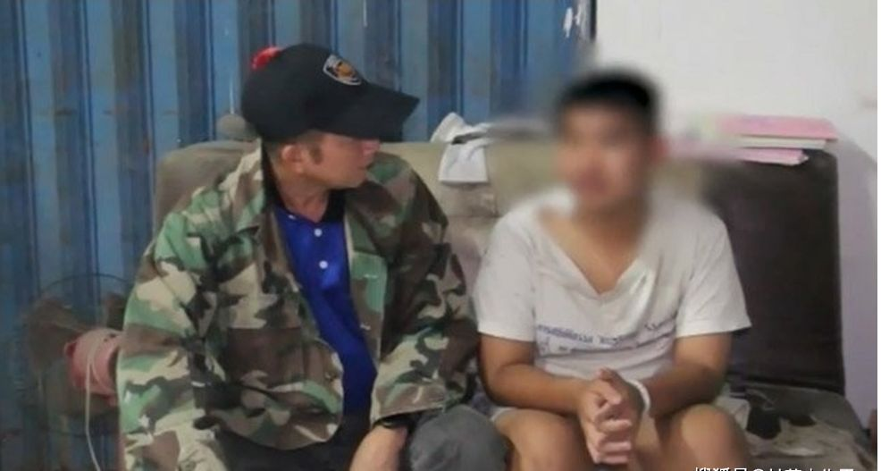 GirlDaily 15岁孩子生吞刀片，医生肛门掏粪取出！母亲冷漠称：养着还不如死了？