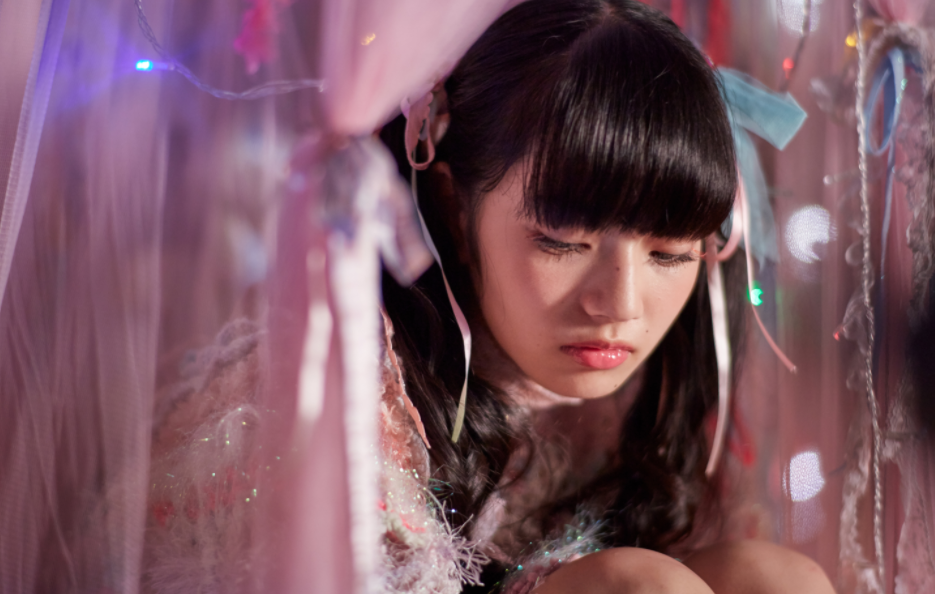 小松菜奈|小松菜奈 / 菅田将晖《溺水小刀》，全靠两张厌世脸撑着