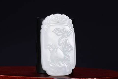 |和田玉童子祝寿牌、玉质细腻紧密