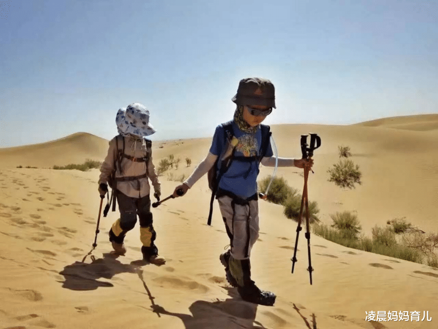 凌晨妈妈育儿|姚晨陪孩子抓泥鳅：懂得陪孩子玩的父母，培养出的孩子更优秀