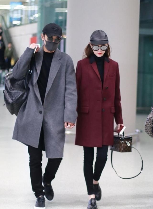 唐嫣|唐嫣婚后还挺少女的,跟在罗晋身后小鸟依人,四肢纤细不像生过娃