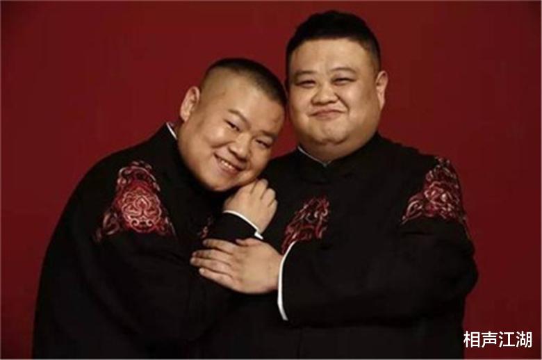 欢乐喜剧人|欢乐喜剧人第八季姗姗来迟，从神仙打架到菜鸟互啄，终于吃散伙饭