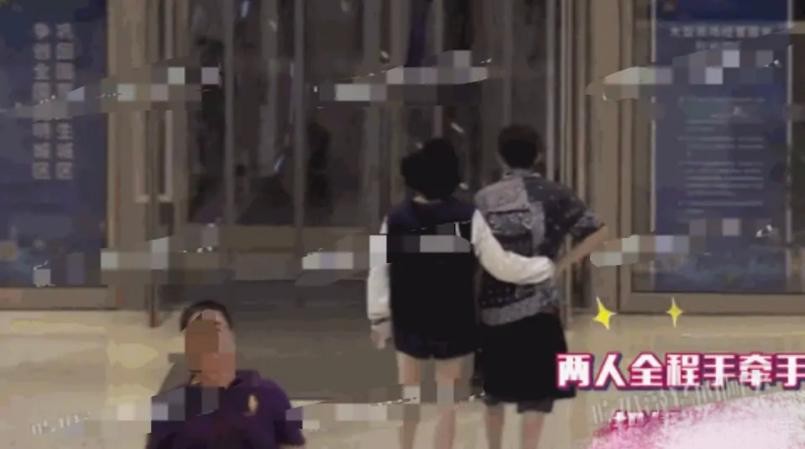 张雨绮|张雨绮和小8岁男友接吻！穿情侣睡衣沙发依偎，贴身跳探戈显甜蜜