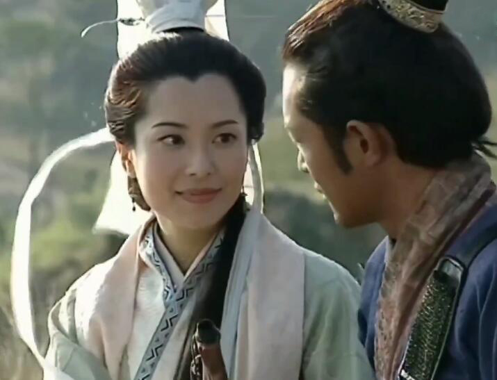 电影|10位混血女星今昔颜值对比：有人30颜垮，有人50如少女，谁最扛老