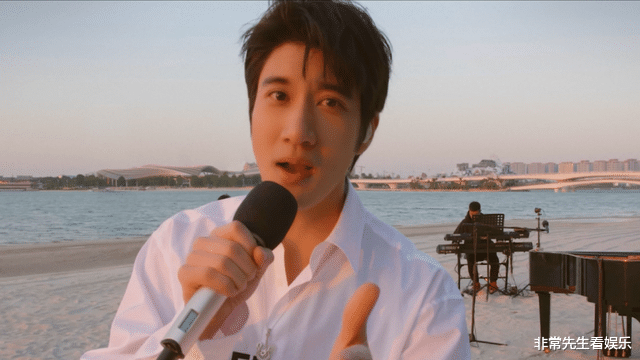 湖南卫视|网曝湖南跨年晚会嘉宾，4顶流加盟，披哥浪姐助阵，主持阵容大变