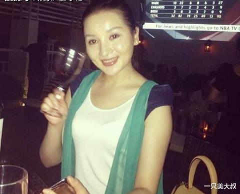 王奎荣|娶小37岁娇妻，69岁当爹，王奎荣75岁了仍在拼命拍戏挣钱