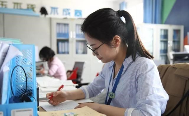 高校|为让教师安心教学，教师法修订草案出新规，教师：能否真正落实？