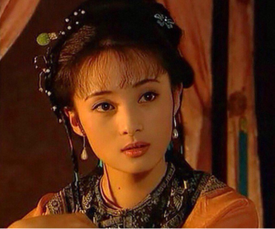蒋勤勤|“古装第一美人”蒋勤勤：入学当天轰动北电，琼瑶亲自为她取艺名