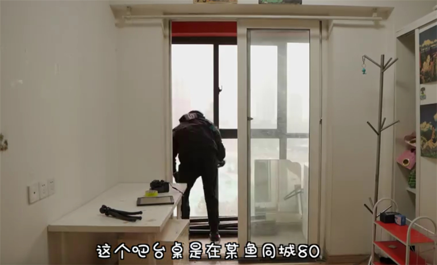 |小伙改造10㎡出租房，廉价风变精致风，前后差别大到房东都不敢认
