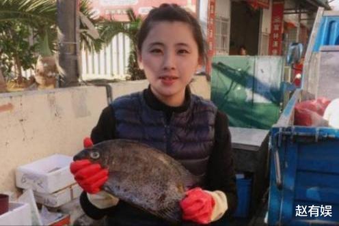 孙怡|卖鱼版“王祖贤”：已婚还是2个娃的妈，宰鱼切片一把好手