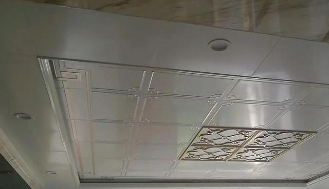 装修不知道厨房吊顶怎么选,有4点问题要弄清楚,再看看4种方案