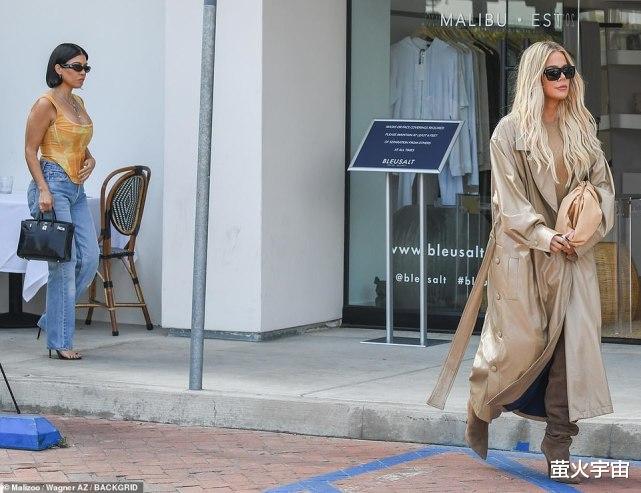 陈冰|卡戴珊三姐妹重聚，拍摄全新真人秀，侃爷40岁前妻延续蒙面风很飒