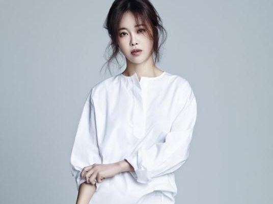 倪妮|她被誉为“韩国歌后”,曾遭男友偷拍“私密”视频,一度想要轻生