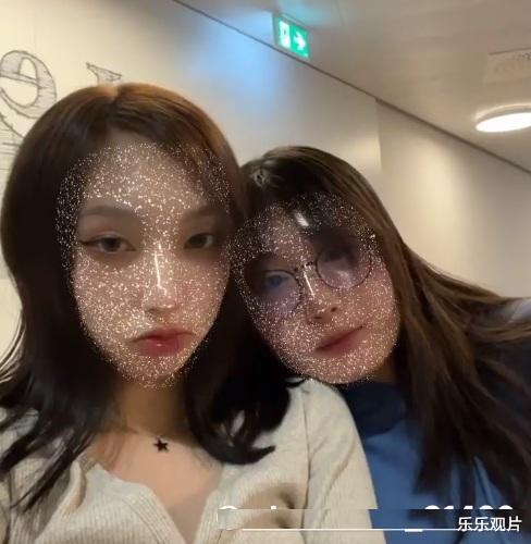 李嫣|李嫣闺蜜举行聚会：奢华包包和名牌鞋摆一地，房间凌乱很个性