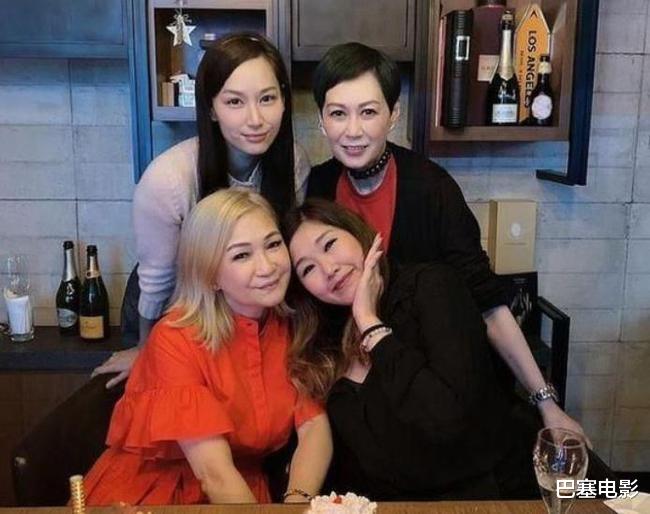 破产|香港艺人的窘况：破产、直播无人看、商演被嘲，在线喊话要工作