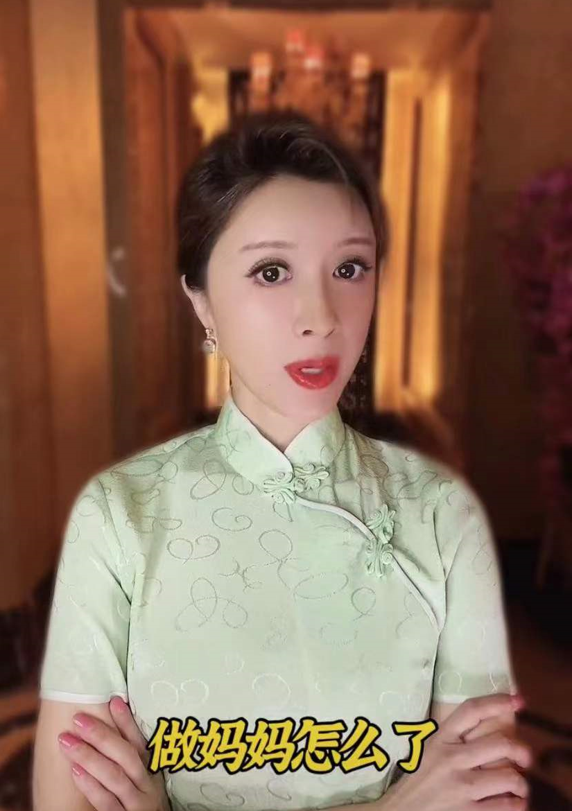 金巧巧|46岁金巧巧近照被嘲像恐怖片，化全黑眼线瞪大眼，本人高素质回应