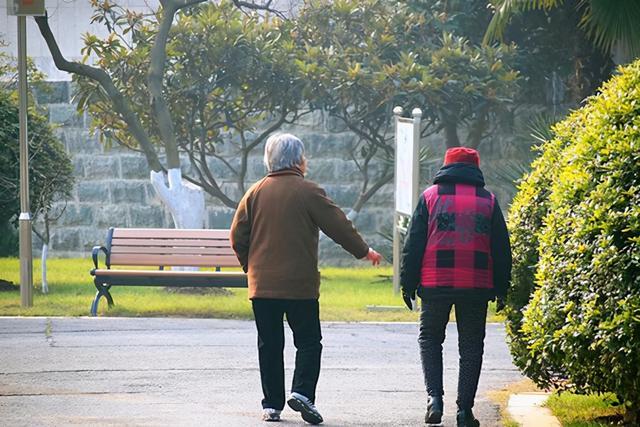 医生|经常走路对血管好？医生建议：想保护血管，这几件事可多做
