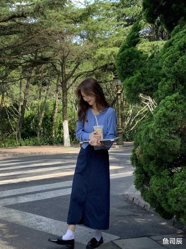 鱼司辰|风头正火的针织衫，搭配上牛仔裤还可以这么时髦？高级又优雅