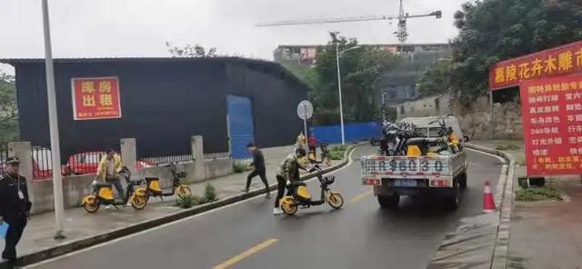 南充新闻网 共享单车“任性”乱停？嘉陵区综合行政执法局重拳整治