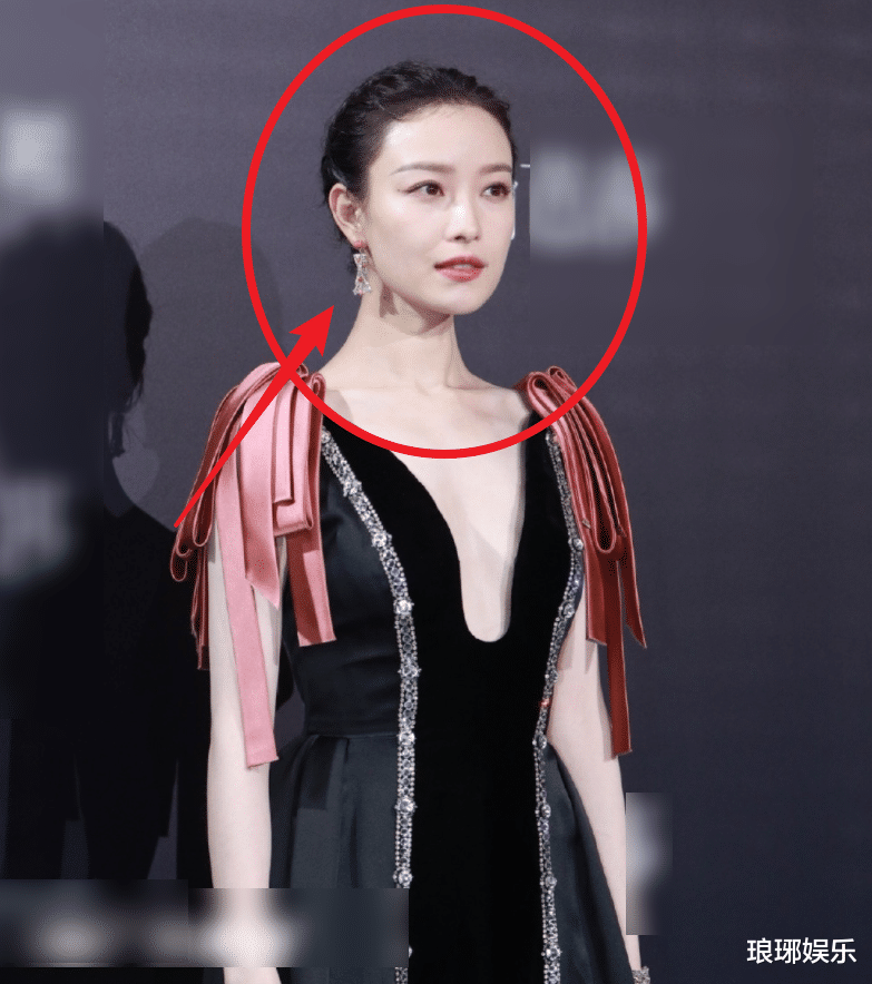 许敏|85花女星集体走芭莎红毯，躲过了红毯女王baby，却被33岁的赵丽颖惊艳了