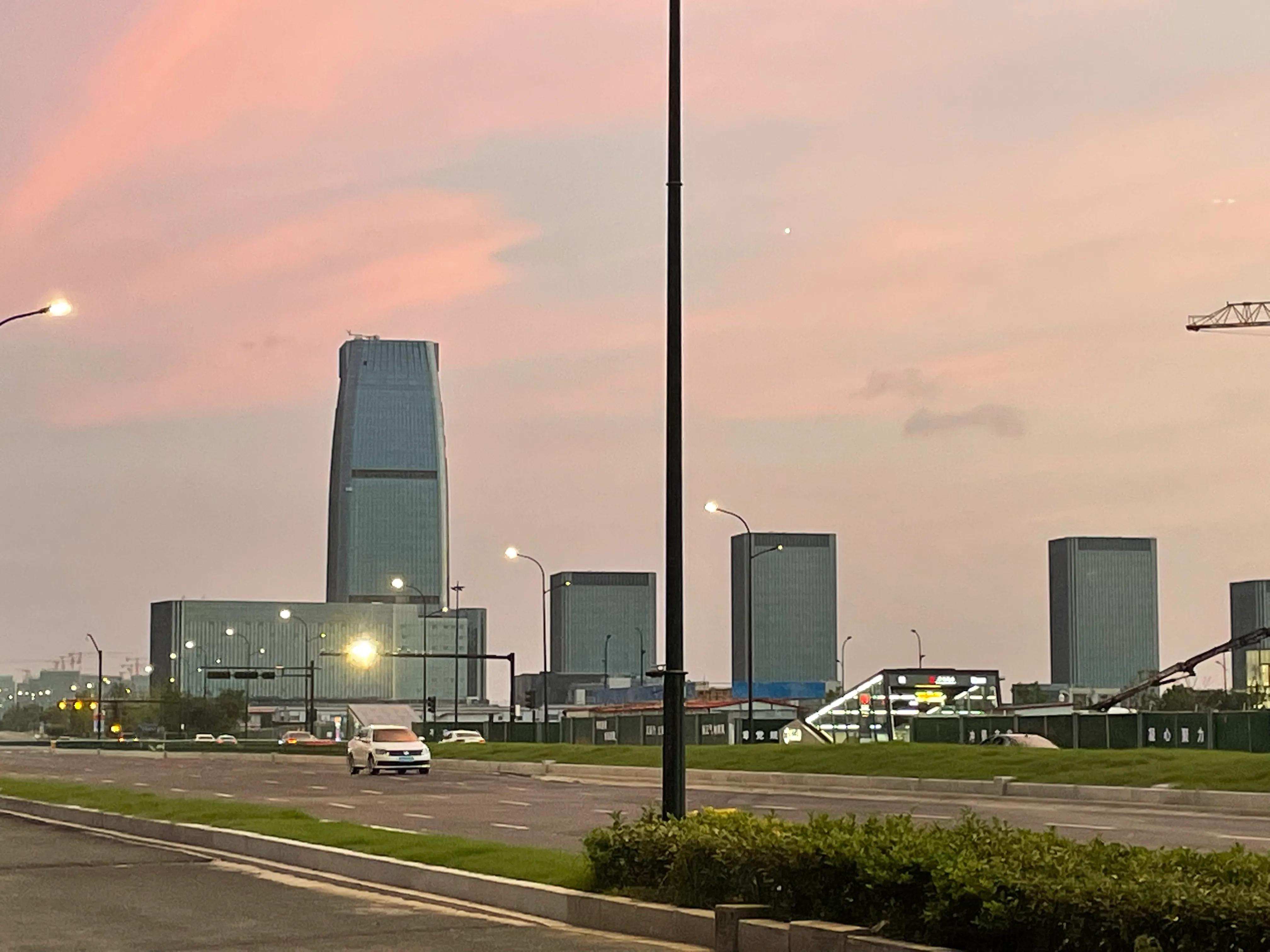 阜阳|我们更向往哪里？城市还是农村？房产哪里更有前途？