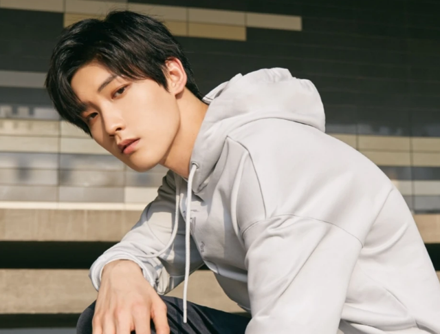 口红|男艺人也要减肥?甩掉120斤的他你还认识吗?