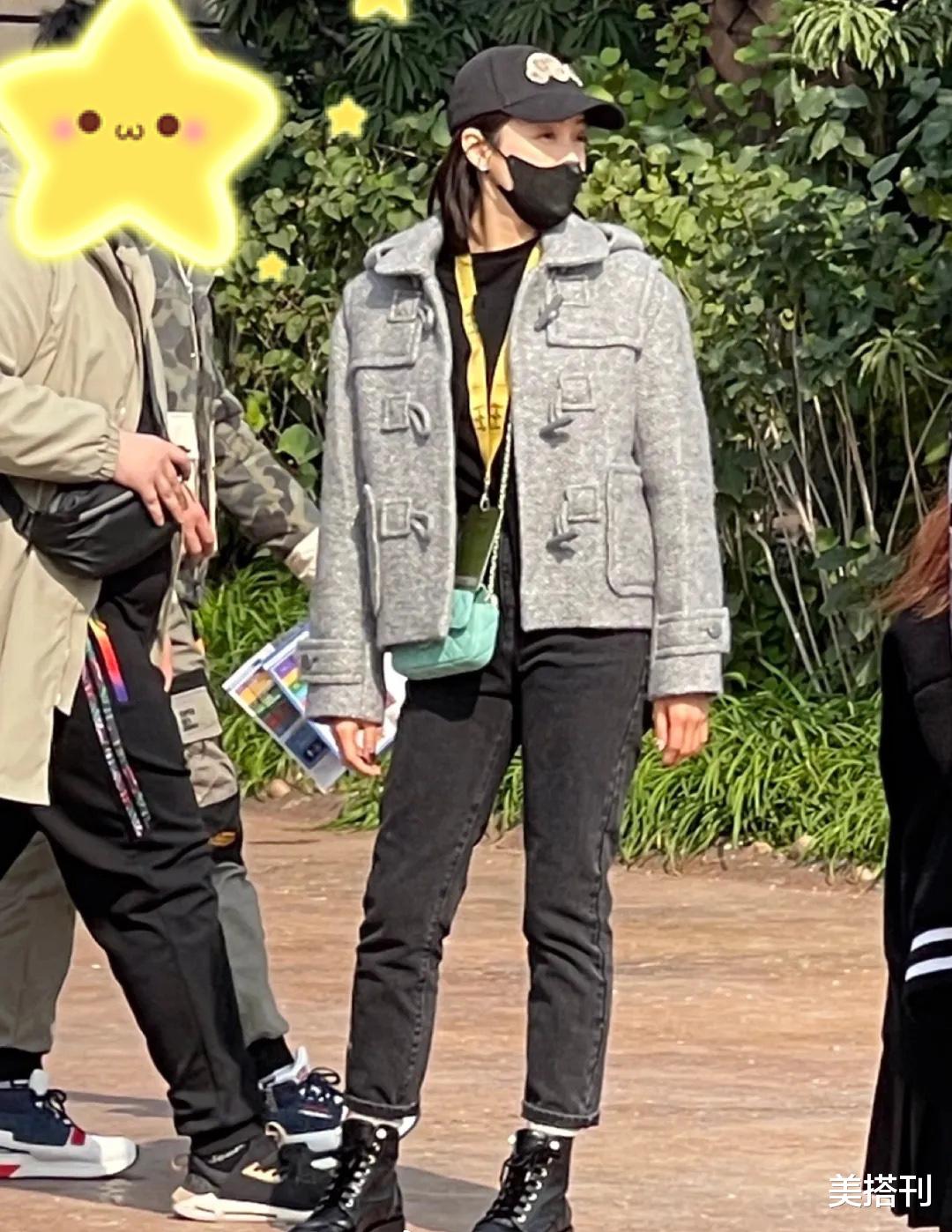 美搭刊 宋茜最新私服遭吐槽,灰色夹克配牛仔裤马丁靴,网友:太路人了吧