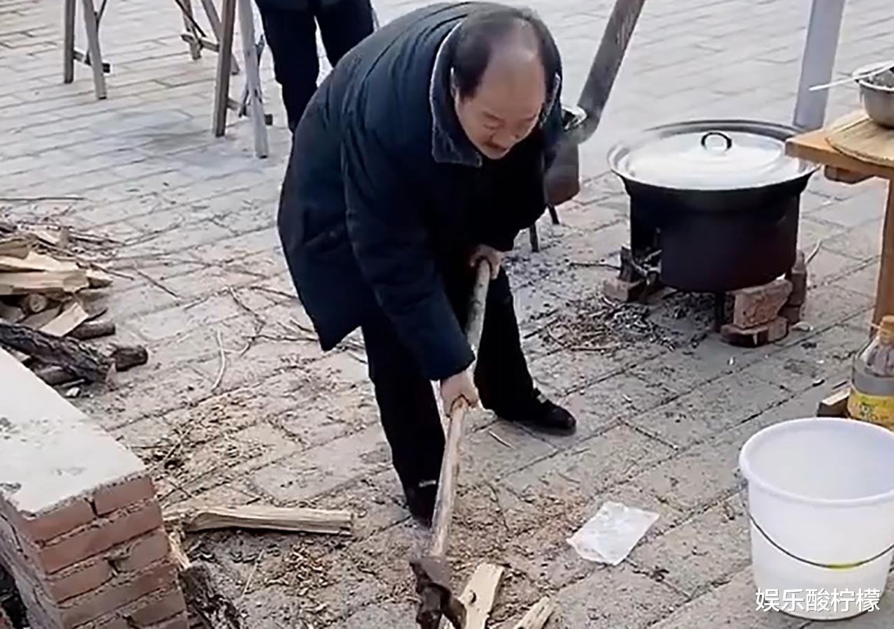 乡村爱情14|《乡村爱情14》花絮曝光，谢大脚拥抱刘能，网播平台开启预约