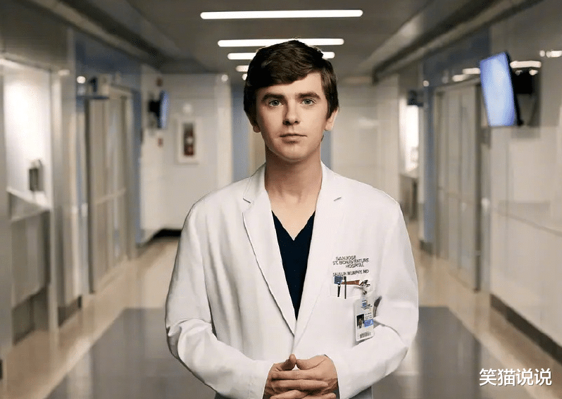 官宣|英国男星海默官宣结婚，曾饰演《查理和巧克力工厂》，未公开新娘身份！