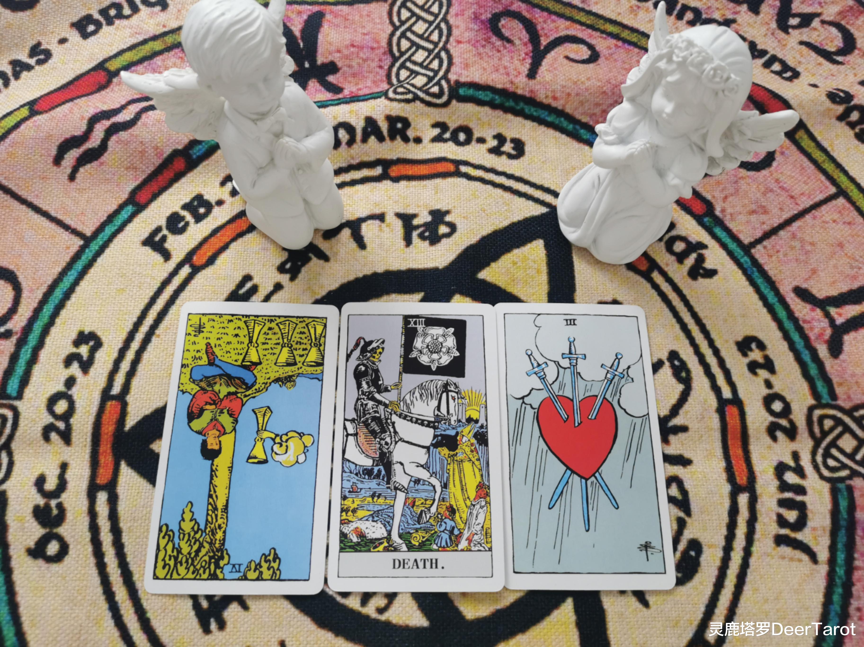 灵鹿塔罗DeerTarot|【双鱼座】运势-冷暴力分手，相爱又互相折磨