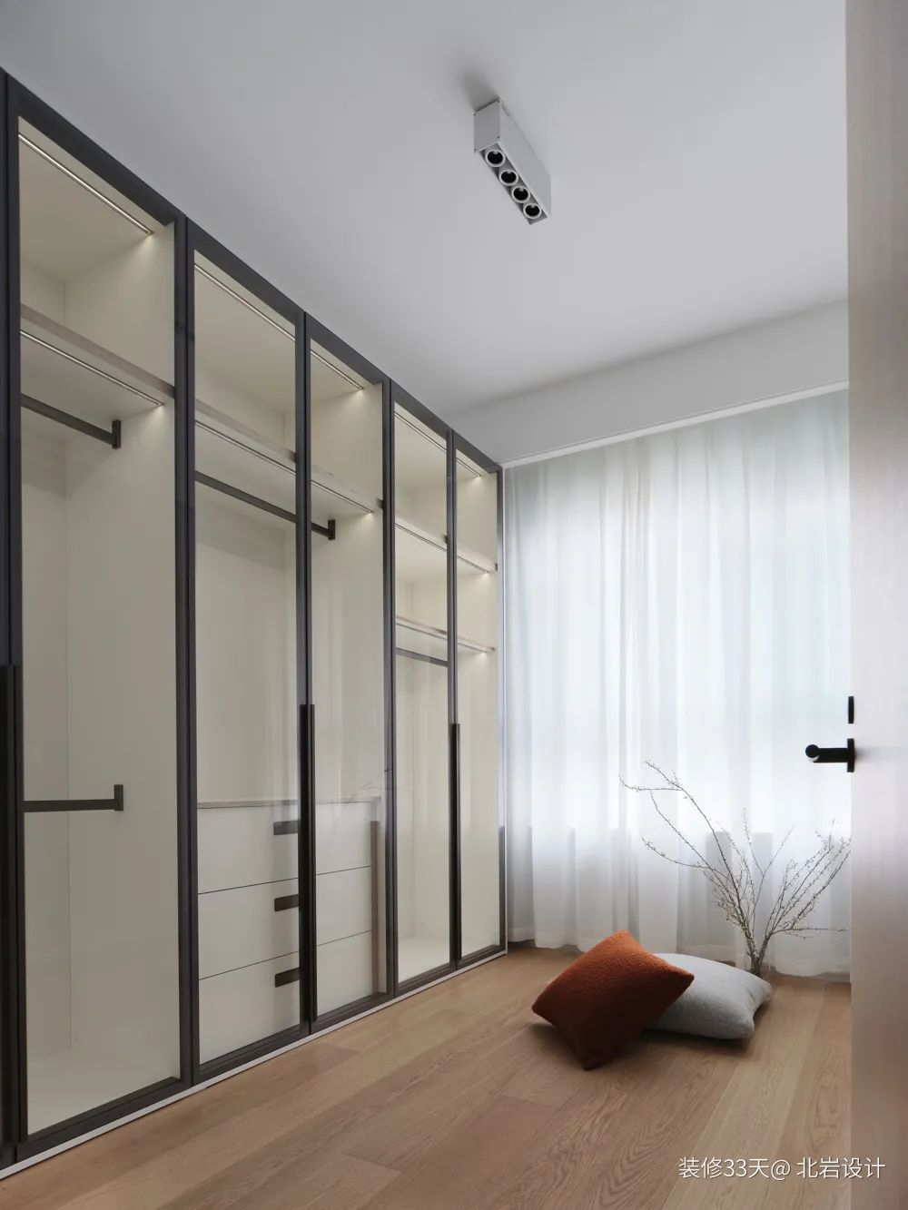 装修设计：175平精装改造现代简约四室