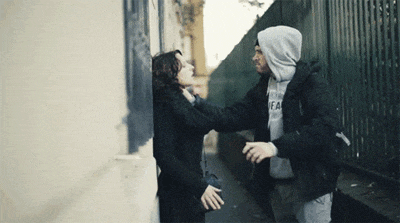 |“带女朋友出来钓鱼，但我根本不能集中精神”哈哈哈估计今天一无所获！