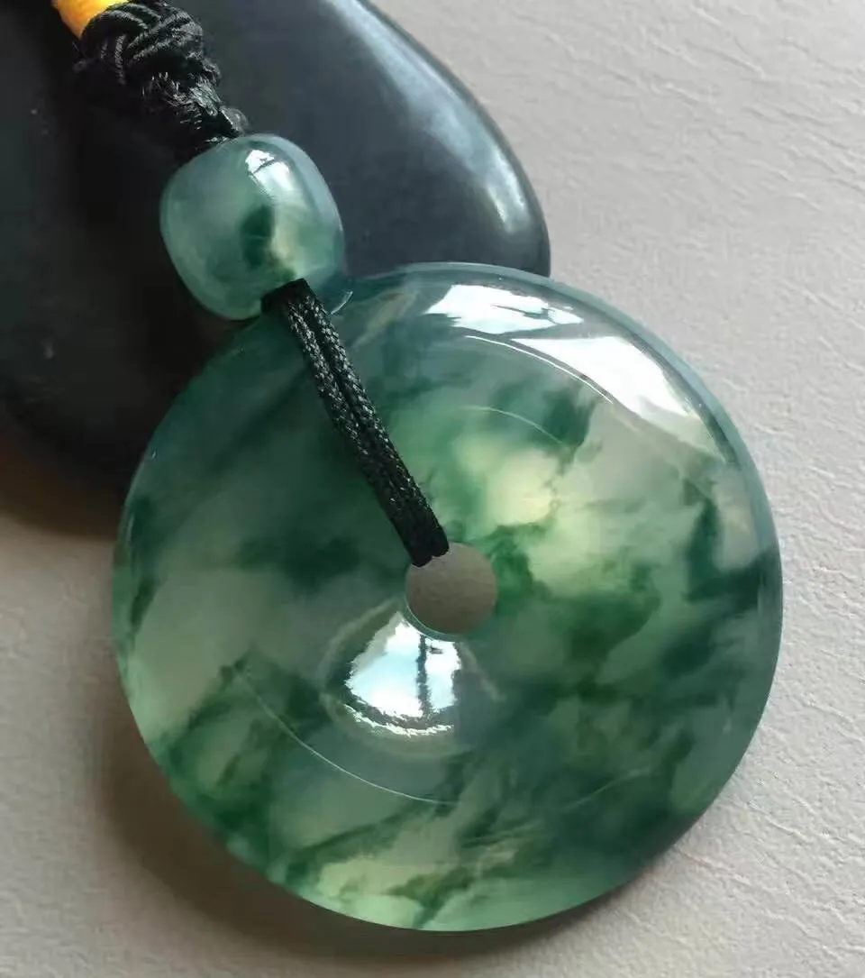 翡翠|除了种水色，你买翡翠还看重些什么？