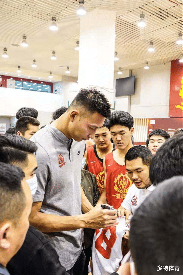 广东男篮|宏远喜讯！易建联“解禁”复出，小绵羊生日快乐，新援正式加盟
