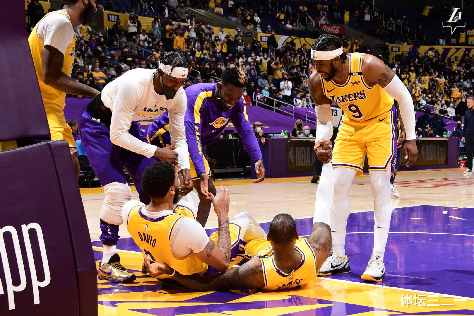 勒布朗·詹姆斯|离谱！追梦格林无情铁手历史重演却不受惩罚！他逼出最强的詹姆斯！